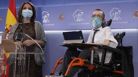 Los portavoces del PSOE, Adriana Lastra, y de Unidas Podemos, Pablo Echenique
