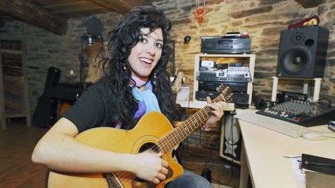 La artista gallega en su estudio en el a�o 2011