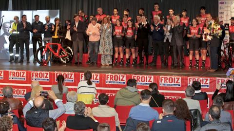 PRESENTACIN DEL EQUIPO CICLISTA FROIZ EN EL CENTRO XAIME ILLA DE RAX