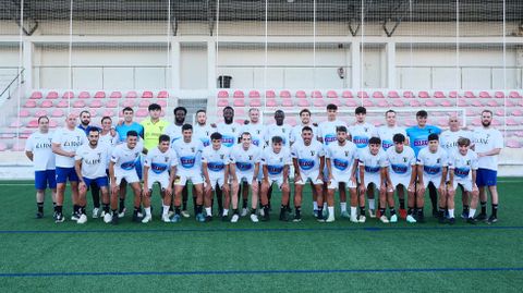Los futbolistas del Club Lemos realizaron ayer su primer entreno de pretemporada a las órdenes de Edu Rodríguez