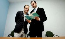 Alfonso Alonso y Borja P�rez, dirigentes del Colexio de Pod�logos de Galicia.