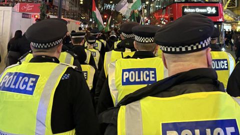 Imagen de archivo de varios polic�as brit�nicos