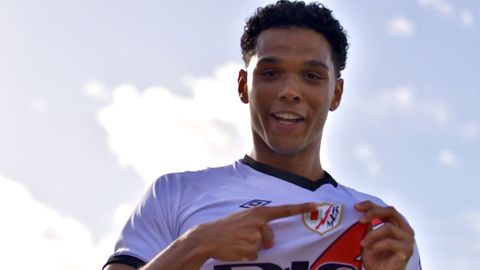 Etienne Eto'o recala en A Malata cedido por el Rayo Vallecano.