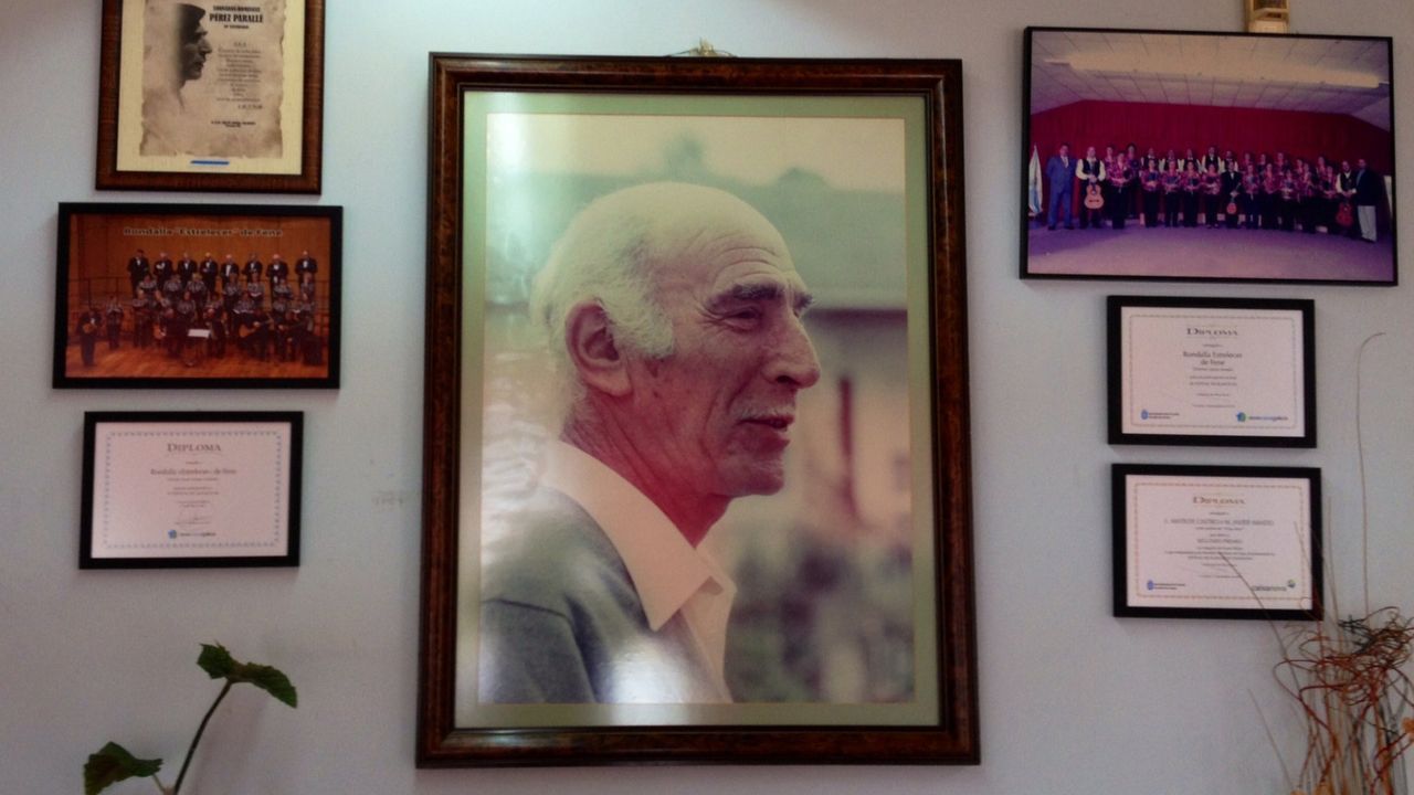 El Círculo Mercantil Unidad de Fene, estrechamente unido a la memoria del poeta Parallé, celebra sus 75 años de historia