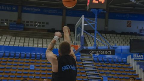Primer entrenamiento del Breog�n 2026-2027 en el Pazo dos Deportes de Lugo