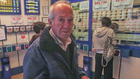 participaciones del racing Tom�s Rodr�guez. Este vecino no juega mucho a la loter�a, pero no quer�a perderse la oportunidad de jugar con el Racing.