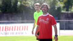 Imagen de archivo de Luis Bonilla dando instrucciones desde la banda del Julio Mato.
