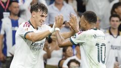 Esp� celebra con Mbapp� el gol de la victoria.