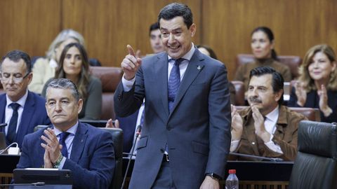 El presidente de la Junta de Andaluc&iacute;a, Juanma Moreno, en la sesi&oacute;n de control al Ejecutivo auton&oacute;mico este jueves.