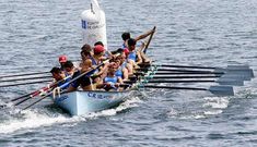 La trainera de Vilaxo�n, en la imagen remando en Viveiro, ejercer� de anfitriona.