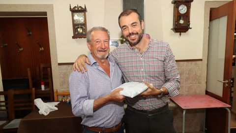 COMIDA DE DESPEDIDA A JAVIER MARCOS BARREIRO, JEFE DE ESCUADRON DE VIGILANCIA AEREA DEL BARBANZA EN EL RESTAURANTE BENJAM�N DE ROIS