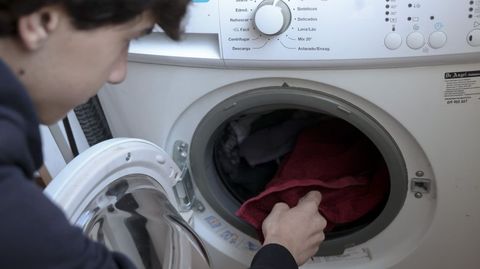 Usar la lavadora será más económico este lunes durante siete horas