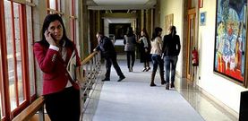 La diputada Paula Prado, en una imagen tomada en los pasillos del Parlamento gallego. 