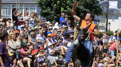 El burro Dinamita y su jinete Antonio Aradas, de Abegondo, ganadores de la edicin 2022 de la carrera de Escairn. Ya haban ganado la del 2018