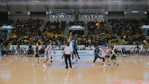 Inicio del partido del COB-Alicante.