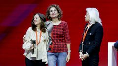 La alcaldesa de A Coru�a, In�s Rey, recogi� el Premio Manuel Mar�n en la convenci�n del PSOE celebrada en Palexco