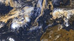 Imagen satelital delhuracn Gabrielle situado ayer sobre el Atlntico central