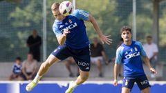 Alemao remata un bal�n en El Requex�n