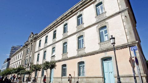 DESPU�S. Facultad de Bellas Artes de Pontevedra. Hace dos decenios que el antiguo cuartel de San Fernando pas� a ser sede de los estudios de Artes.