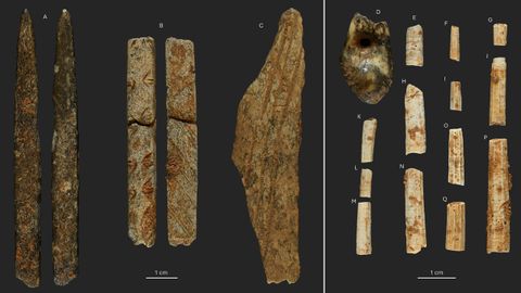 Herramientas y ornamentos hechos de materias primas animales. A) Punta de lanza de seccin cuadrada hecha de asta de ciervo. B) Varilla plano-convexa hecha de asta de ciervo. C) Fragmento de hueso con decoracin escalonada. D) Canino de ciervo perforado usado como colgante. EQ) Conjunto de cuentas de Antalis novemcostata .