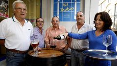 Veci�os de Carballo, �taceando�.
