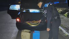 Un agente de la Polic�a Local que particip� en la investigaci�n del robo de gasoil en Sanxenxo