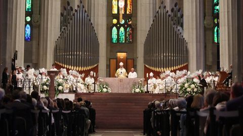 Le�n XIV oficia la misa en la Sagrada Familia.