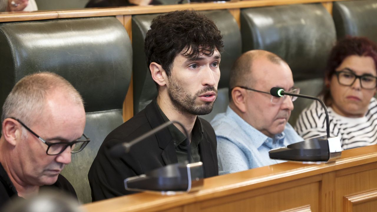 El Ayuntamiento ratifica la diagnosis para que Santiago sea declarada zona tensionada y pide que se retome el proceso