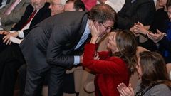 Feijoo y Yolanda D�az se saludan durante la gala del Premio Nacional de Arquitectura 2020, en A Coru�a, el 24 de enero del 2020