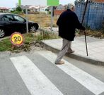 Una acera de la avenida de A Coru�a (Cambados).