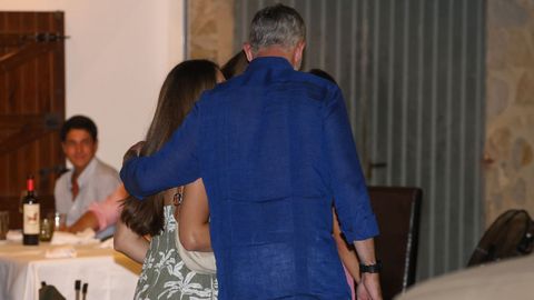 Los reyes y sus hijas cenaron después en un restaurante de la isla