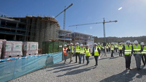 el presidente de la Xunta Alfonso Rueda visita las obras del hospital Gran Montecelo
