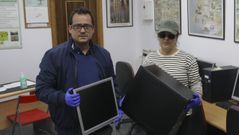 David R�os, en la campa�a de donaci�n de ordenadores en Vista Alegre