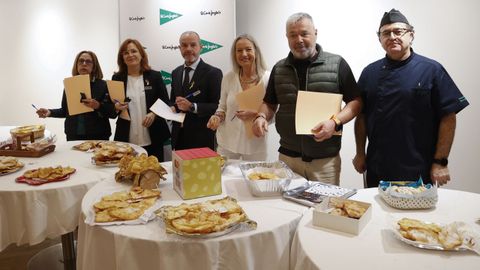 De izquierda a derecha, Marta Pan, Ana Veiras, Jos Lestn, Mayte Fernndez, Antonio Amenedo y Jess Cetina ejercieron de jurado