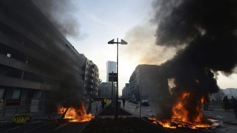 El grupo anticapitalista calculaba que al menos 10.000 personas, llegadas de toda Europa, secundaran hoy su jornada de protestas.