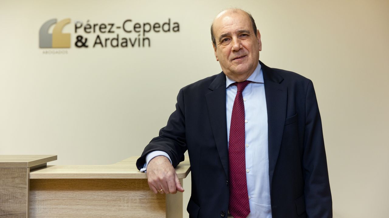 Augusto Pérez-Cepeda revalida su cargo como decano del Colegio de Abogados de A Coruña