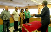 Evencio Ferrero cas� ayer en el Concello a Eduardo Lodeiro y Victoria Rodr�guez.