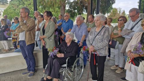 Elconsejero de Ordenacin de Territorio, Urbanismo, Vivienda y Derechos Ciudadanos, Ovidio Zapico (primero por la izquierda en la imagen) y la directora de Memoria Democrtica, Begoa Collado (segunda por la izquierda)