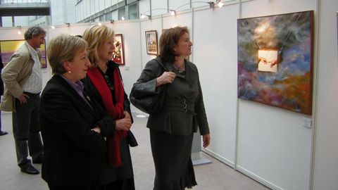 María Victoria Morera, a la derecha