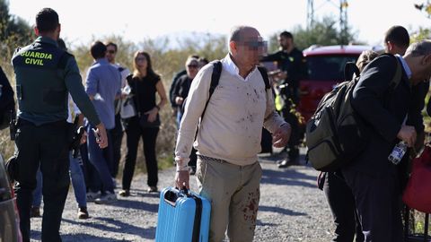 Decenas de muertos al chocar dos trenes de alta velocidad en Toledo y caer dos vagones por un terrapl�n