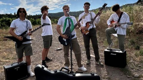 Miembros del grupo musical de A Rúa The Green Angels