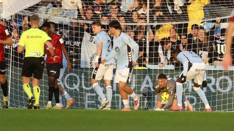 Radu evit� que Nico Williams pusiera el 2-1 en el Celta-Athletic a falta de algo menos de media hora.