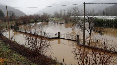 Inundaciones al desbordarse el ro Naln en Las Inmediaciones de Laviana(Asturias)