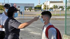 Toma de temperatura en el acceso a la Antonio de Esca�o