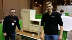 Brais Mosquera, del CIFP Someso, junto a su profesor, Rafa Garc�a