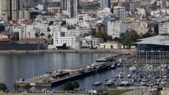 Vista del muelle de Trasatl�nticos y de Bater�a