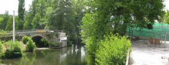 El puente de la Ponte Ribeira lleva meses parado por decisi�n judicial y atras� toda la obra del plan de encauzamiento de Sarria