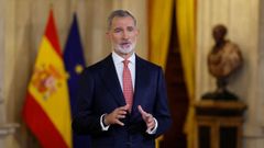 El rey Felipe VI pronuncia su tradicional mensaje de Nochebuena en el Palacio Real.