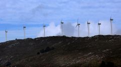 Aerogeneradores del parque e�lico ubicado en el monte de A Curota