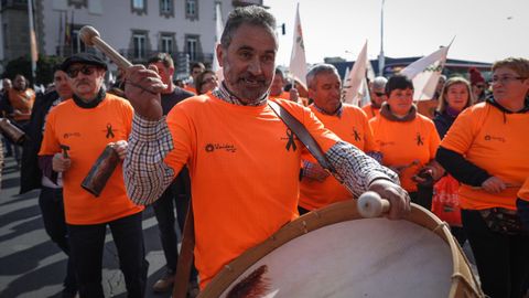 Mientras el folin sonaba en la calle, el delegado del Gobierno, Javier Losada, se reuni con representantes de Unins Agrarias.